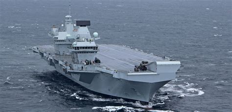 Sınıfı elizabeth sınıfından hızlı, atik ve çevik bir savaş gemisi idi. HMS Queen Elizabeth - her first week at sea | Save the ...