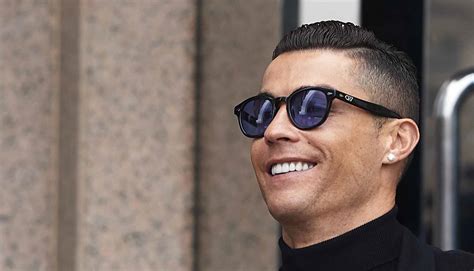 Cristiano Ronaldo Becomes First 1 Billion Football Earner Soccerbible