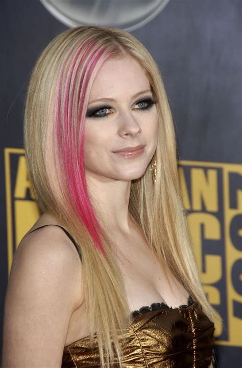 avril lavigne long hair blond and pink hair color pink hair highlights hair inspiration color