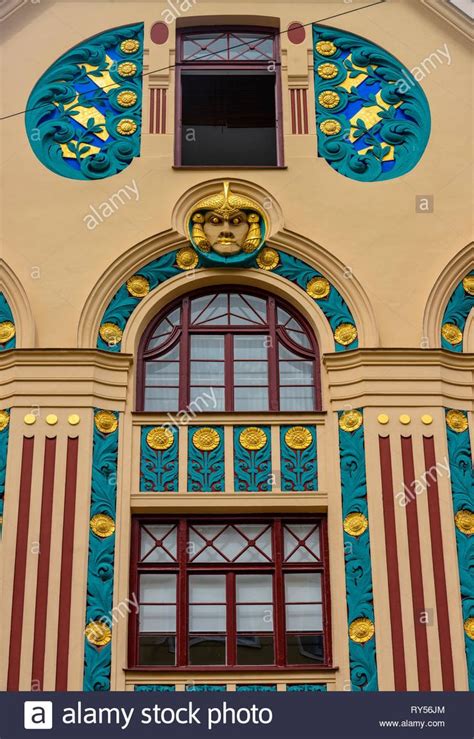 Tavatelkimise asemel ööbisime gravity haus liikmetele soodushinnaga saadaval olevas nn glämpingu telkides, mis olid juba püstitatud, suuremad ja tunduvalt õhurohkemad. Altbau, Jugendstil | Art nouveau, Estilo de arquitetura ...
