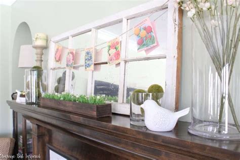 It will look great in your living room and you can place decorations and other things around the fireplace to add charm to your home. Spring Mantel Decorating Ideas