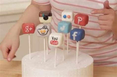 Foodista So Sexy Social Media Cake Pops