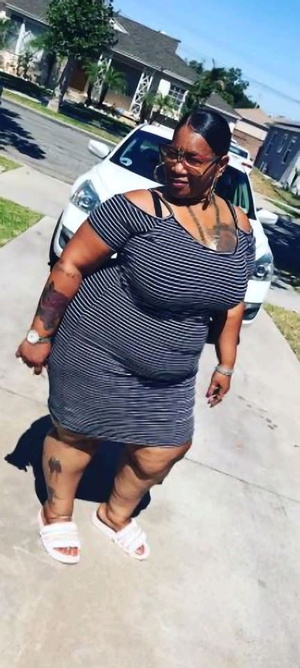 Yo Mama Stay Outside With Her Thick Self Tumbex