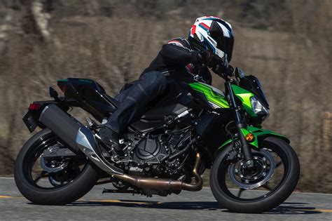 3.0t vs red sport 400. 2019 Kawasaki Z400 ABS Review (14 Fast Facts)