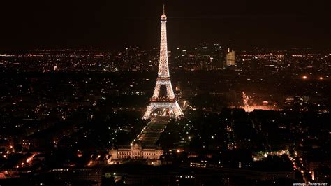 WALLPAPER ANDROID - IPHONE: Wallpaper Menara Eiffel Malam Hari