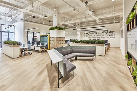 A Look Inside 8vis New Singapore Office Officelovin