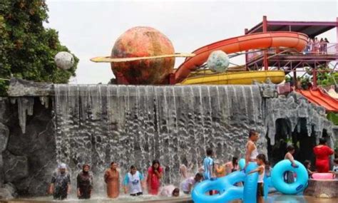 Harga tiket masuk waterboom grage city mall. Wahana + Harga Tiket Masuk Planet Waterboom Subang 2020