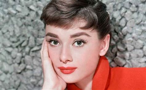Recordamos Los Cinco Vestidos De Novia De Audrey Hepburn