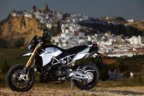 Learn about the aprilia dorsoduro 1200 abs specifications. Aprilia Dorsoduro 1200: Erwachsener Fahrspaß - Magazin