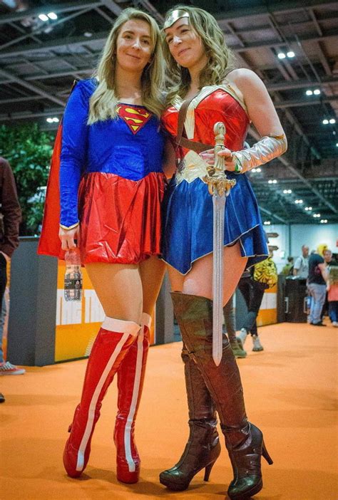 Thousands Of Cosplay Lovers Gather For The Yearly London Comic Con (36 ...