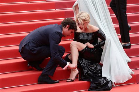 More Of The Most Embarrassing Red Carpet Moments That Will Make You