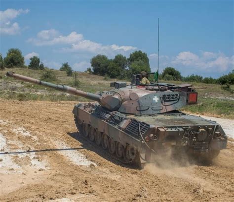 Leopard 1a5 Gr Hellenic Army Army Tanks Hellenic Army Army Vehicles