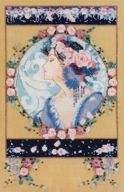 Схема вышивки Девушка с венком из роз