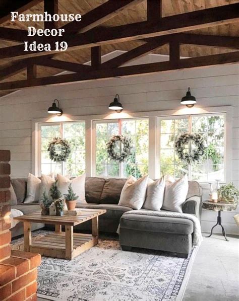 The living room is thick with farmhouse decor. Farmhouse Decor! Clean, Crisp & Organized Farmhouse Style ...