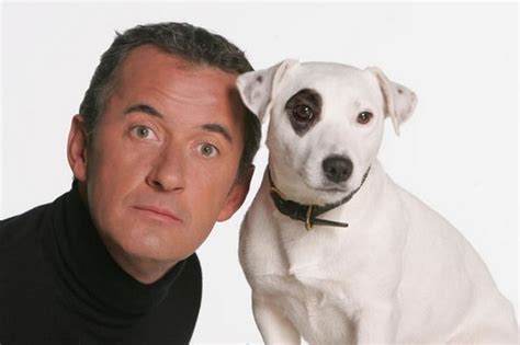 Christophe dechavanne est né le 23 janvier 1958. Comment s'appelle le chien de Christophe Dechavanne • Reponseo