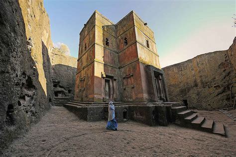 The legend of lalibela ever since the first european to describe the rock churches of lalibela, francisco alvarez, came to this holy city between 1521 and 1525, travellers have tried to put into words their experiences. Ethiopian Pilgrimage: The Rock Churches of Lalibela ...