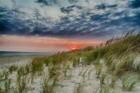 We visit a spectacular, secluded beach in chilmark, where locals go and parking is free! Marthas vineyard | Marthas vineyard, Usa getaways, Summer ...