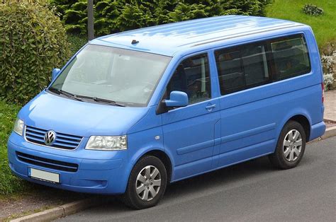 Wie er aussehen könnte, haben wir uns in diesem rendering vorgestellt. Neuauflage eines Klassikers: Der neue VW-Bus T6 kommt 2015 ...