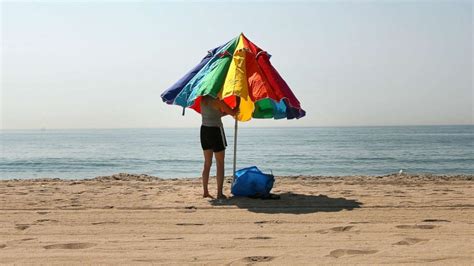 4 Tips For Keeping Your Beach Umbrella Secure This Summer Abc News