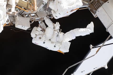Nasa Spacewalk Watch Live Stream Of What Would Have Been First All Female Walk