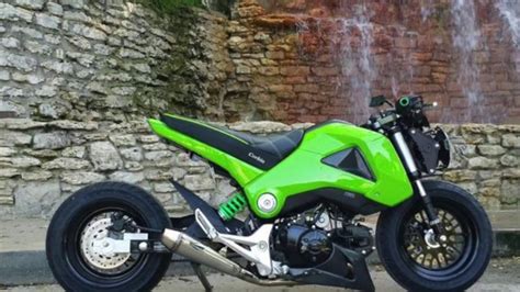 Ancak devir aralıkları çok iyi saptandığı ve vites geçişleri rahat olduğu için otomatik vites kadar kolay bir kullanım sunar. Stance on Honda MSX 125 Grom part 2 - YouTube