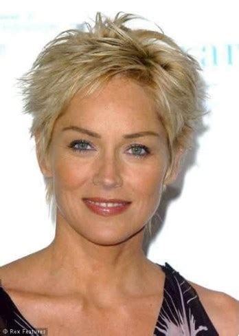 Asymmetrical pixie haircut is a superb choice for women over 50 with oval and round shaped faces. 100+ Youthful Hairstyles for Over 50 that Suit Every Mature Women 2020