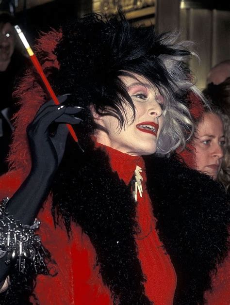 Fascinating Photos Of Glenn Close In Costumes As Cruella De Vil At The New York Premiere Of ‘101