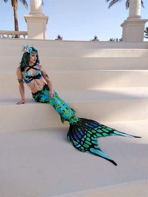 Real Life Mermaid Who Can Hold Her Breath For Four Minutes And