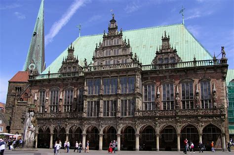 Find out exactly what makes bremen special. Stadhuis en Roland-standbeeld op het marktplein van Bremen ...