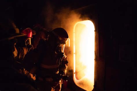 Sailors Participate In Advanced Shipboard Firefighting Training At