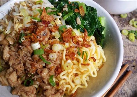 Siapkan sebagai camilan atau bekal yang menggugah selera! Resep Mie Ayam Bangka #pr_anekamiekuah oleh Diyah Kuntari ...