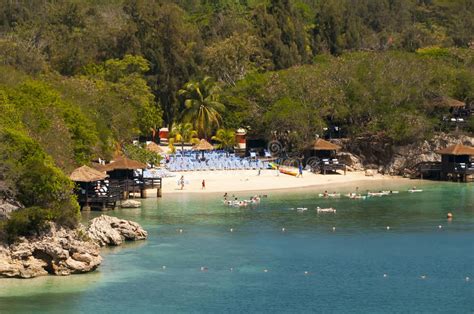 Haiti is for every haitian. Labadee Haiti strand fotografering för bildbyråer. Bild av ...