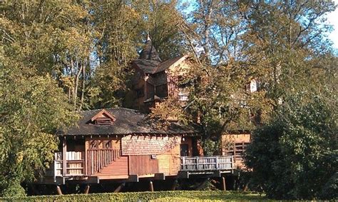 1 click log cabins has amazing choice of quality log cabins in a variety of sizes & shapes. More tree house alnwick | Tree house, House styles ...