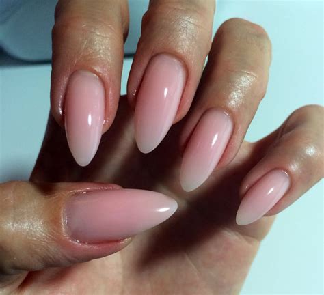 Pin By Natalie Natalie On The Digits In Natural Gel Nails Pink Acrylic Nails Glitter