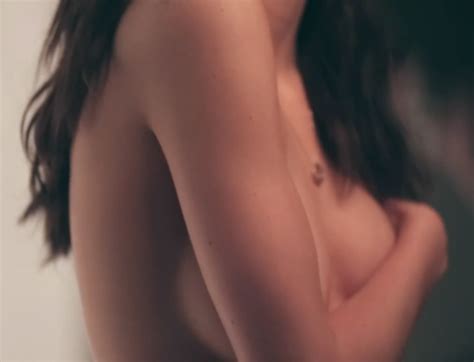 Kendall Jenner Topless 12 Photos Thefappening
