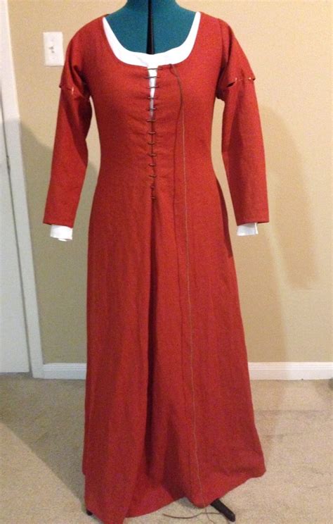 Self Drafted Pattern Medieval Kirtle 264848 1000 Pattern Review By