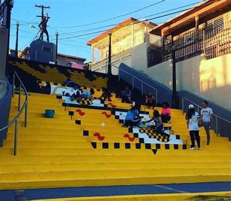 Pintan Bandera De Yauco En Icónicas Escalinatas Metro Puerto Rico