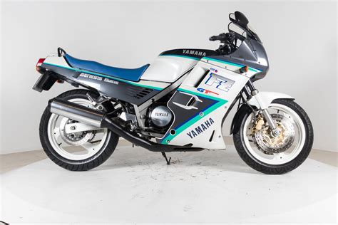 If we went from a 20 roll he would pull on me. For Sale: Yamaha FZ 750 Genesis (1991) offered for GBP 3,256