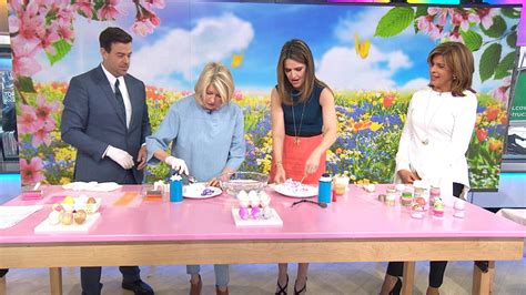 Martha Stewart Shows 3 Ways To Make Easter Eggs