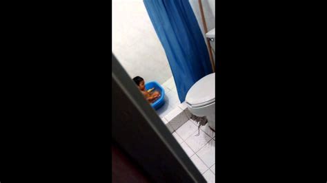 Niño Cantando En El Baño Youtube