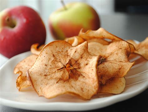 Leanne Bakes Spiced Apple Chips