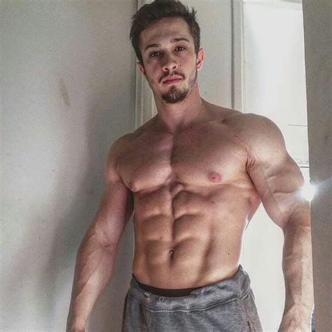 insanely bodybuilding s motivation guys to follow on instagram men s fitness and workouts fix