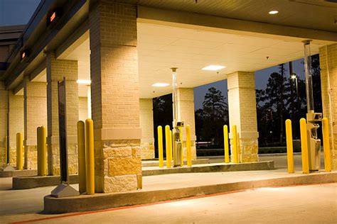 120 Drive Through Banking Stock Photos Pictures And Royalty Free Images