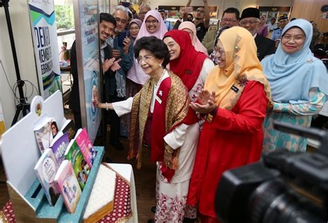 2.5 bahasa sunda untuk menyatakan cinta. DBP lancar tujuh buku panduan kesihatan dalam bahasa Melayu