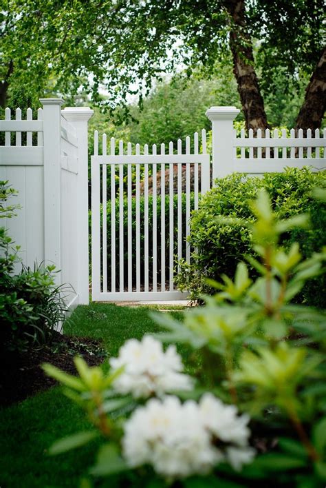 Vinyl fencing is the most popular style of fencing material in south florida, and for good reason. Images of Illusions PVC Vinyl Wood Grain and Color Fence ...