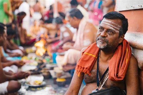 Why Do Brahminshindu Priests Worship God In The Temple Hindusinfo