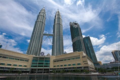 Tölts le legyűgöző ingyenes képeket menara berkembar petronas témában. Malaysia - eMedia: Info Petronas: Menara Berkembar Kuala ...