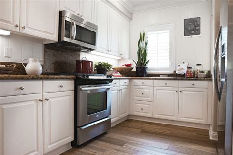 A kitchen exhaust fan has several uses. Exhaust Fan For Your Home And What You Need To Know ...