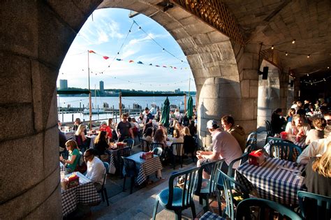 7 Best Waterfront Bars And Restaurants In Nyc