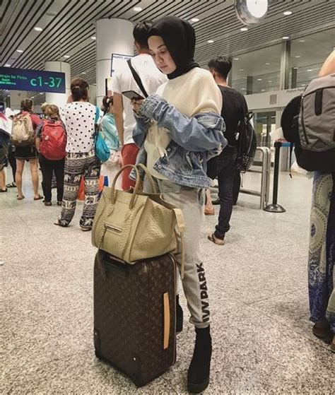 (cumi cumi cumi cumi cumi cumi). Style Jaket Cumi-Cumi Jadi Ikutan , Nabila Razali Dituduh ...